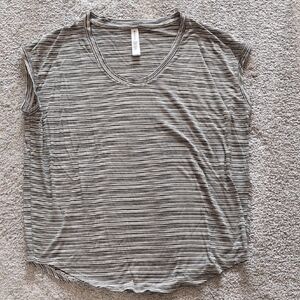 Athleta Cloudlight Stratus Scoop Neck Black And White Striped Top Size Large